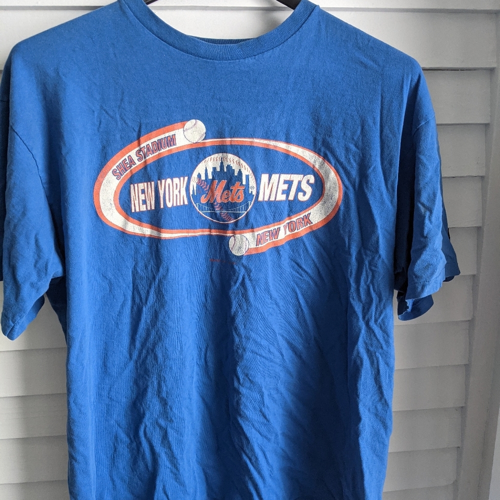 Vintage 1996 New York Mets t-shirt Starter size XL but fits more like a Large